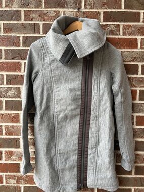 Lululemon Virasana blanket wrap - sweater - jacket.